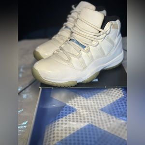 AIR JORDAN 11 RETRO
